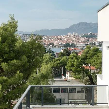 Апартаменты New With Sea View Esp Подстрана