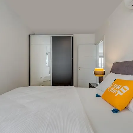 Апартаменты New With Sea View Esp *